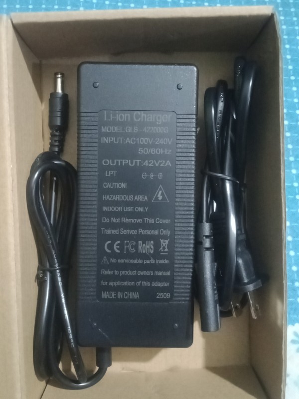 42V 2am Electric Scooter Charger Lithium Battery Charger for 422000G  Electric Scooter Accessories (EU Plug)